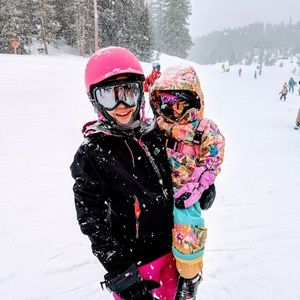 Meet your Posher, Nahysa